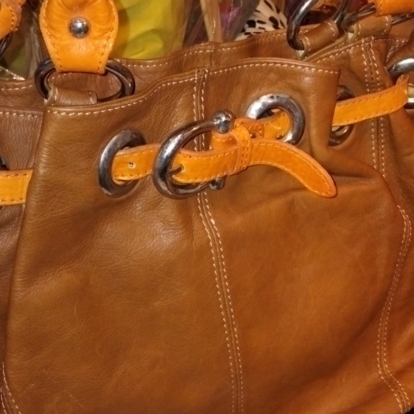 Iam selling a tote bag - Picture 1 of 8